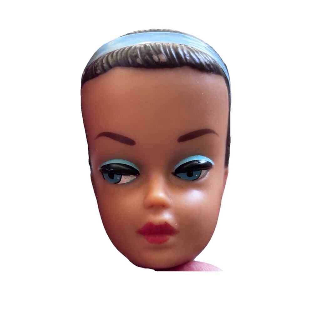 VINTAGE BARBIE 1960'S FASHION QUEEN HEAD W/BLUE HEADBAND ONLY! VERY NICE VINTAGE
